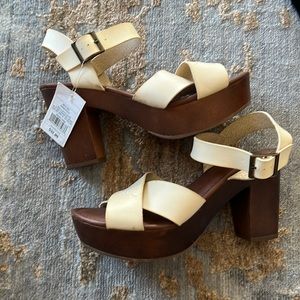 Universal threads sandal size 7.5